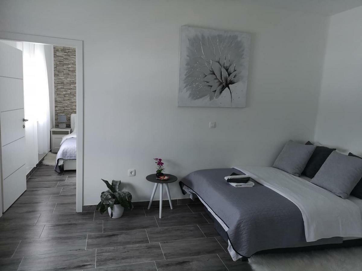 Pleasure 1 I 2 Zadar